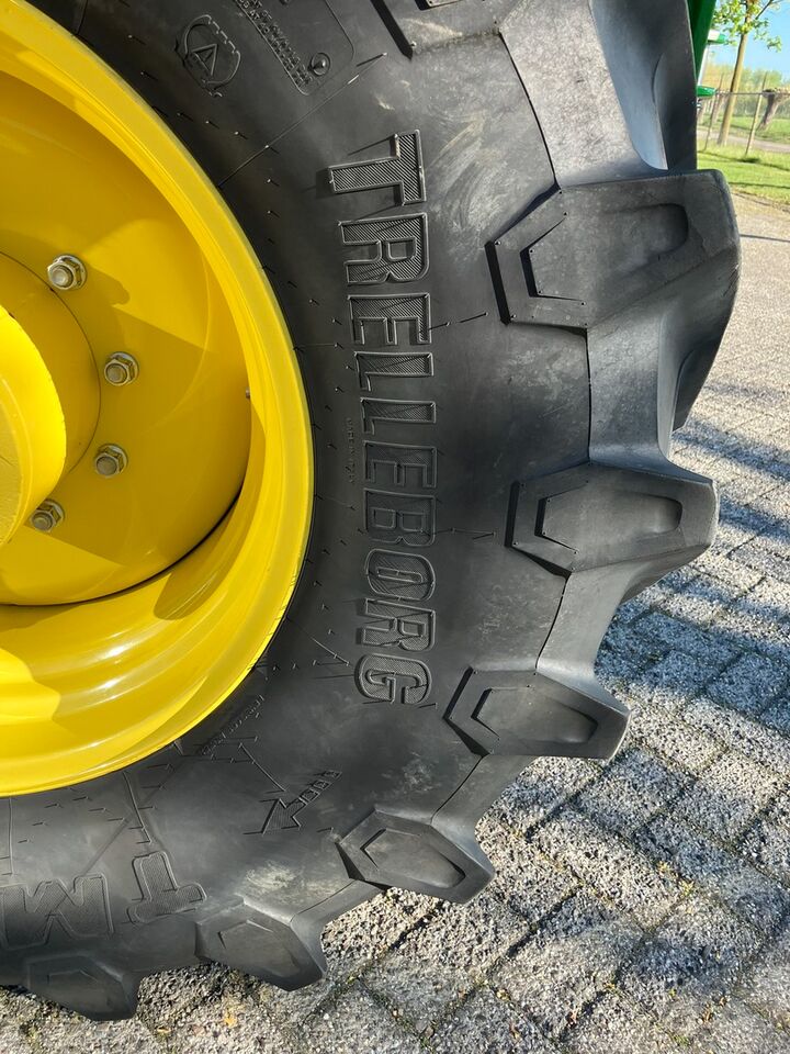 John Deere 6R 185 - Farm tractor: picture 2 John Deere 6R 185 - Farm tractor: picture 2