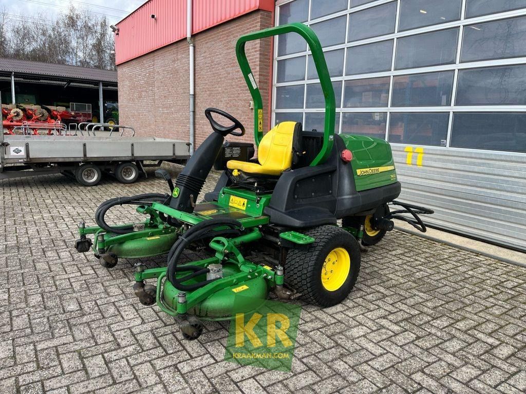 John Deere 7400 - Garden mower: picture 1 John Deere 7400 - Garden mower: picture 1
