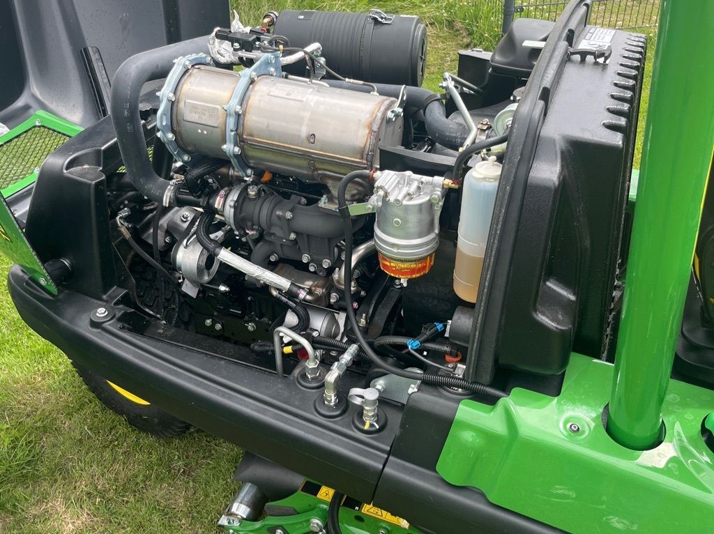 John Deere 7400A - Garden mower: picture 5 John Deere 7400A - Garden mower: picture 5