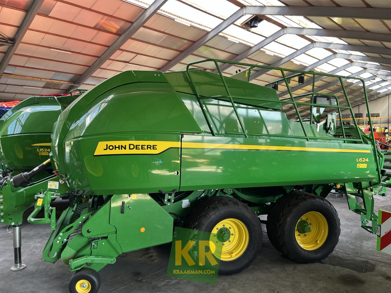 John Deere L624 - Square baler: picture 1 John Deere L624 - Square baler: picture 1