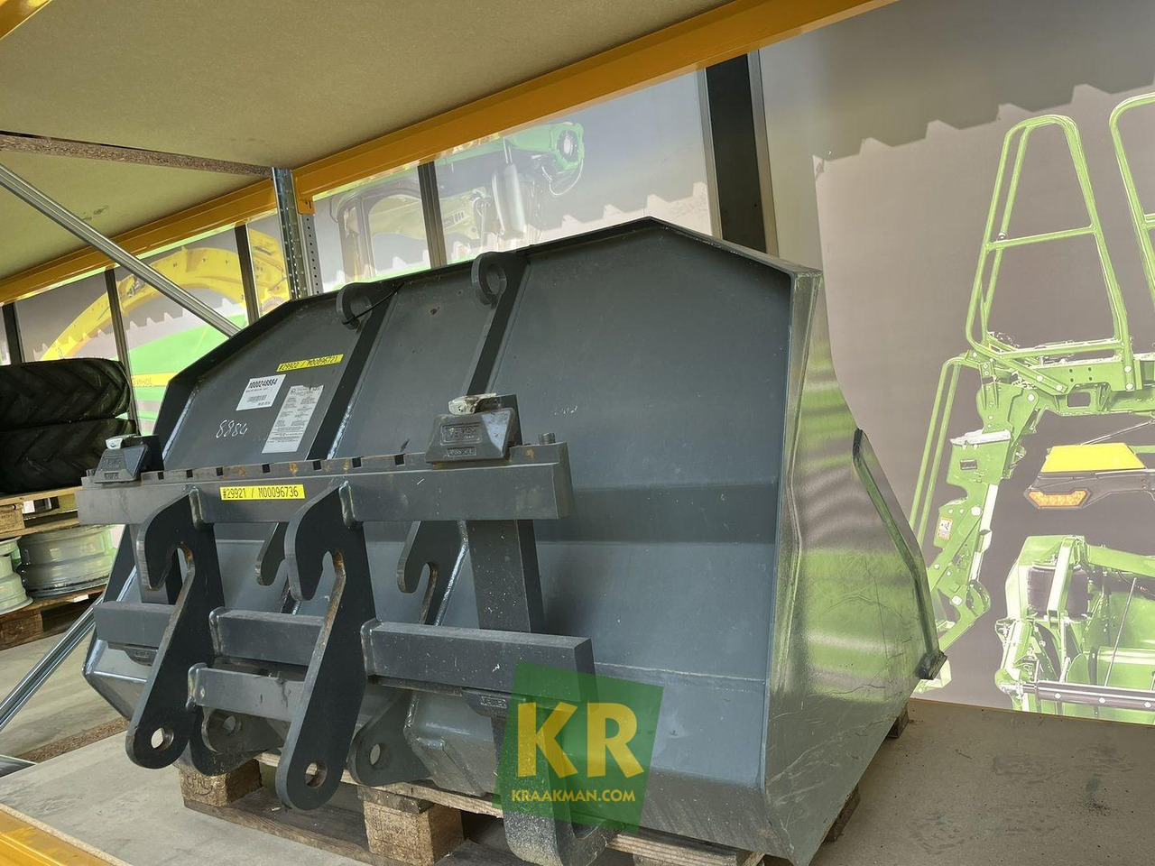 Kramer Voorzetstukken - Loader bucket: picture 1 Kramer Voorzetstukken - Loader bucket: picture 1