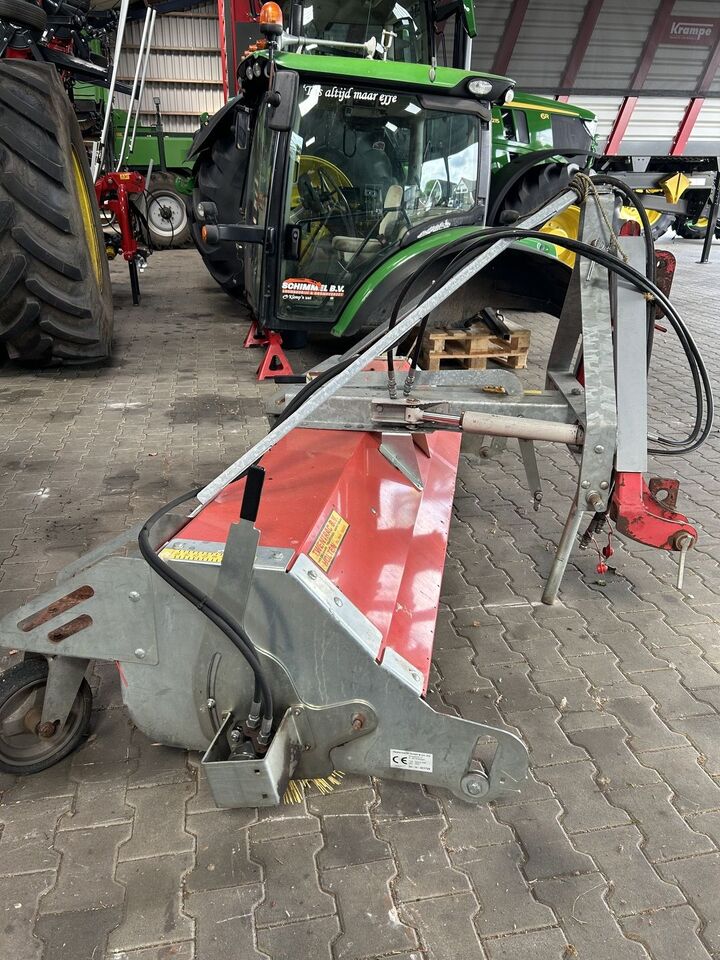 Overig Westermann - Broom: picture 4 Overig Westermann - Broom: picture 4