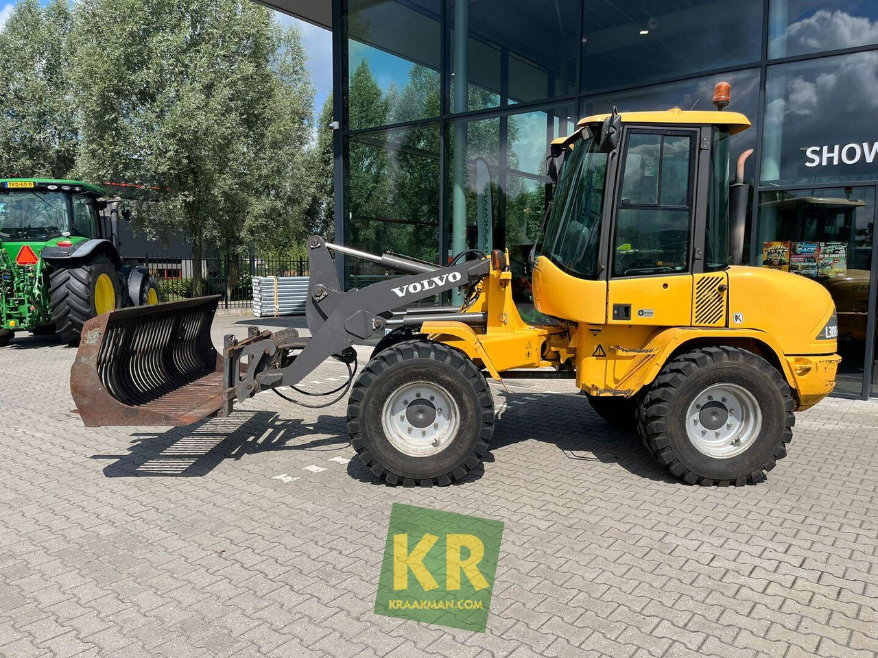Volvo L30B - Wheel loader: picture 1 Volvo L30B - Wheel loader: picture 1