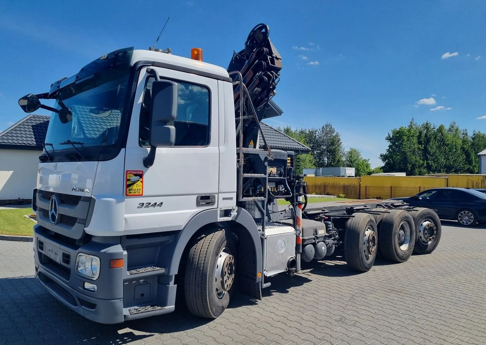 Mercedes-Benz Actros 3244 - Crane truck: picture 1 Mercedes-Benz Actros 3244 - Crane truck: picture 1
