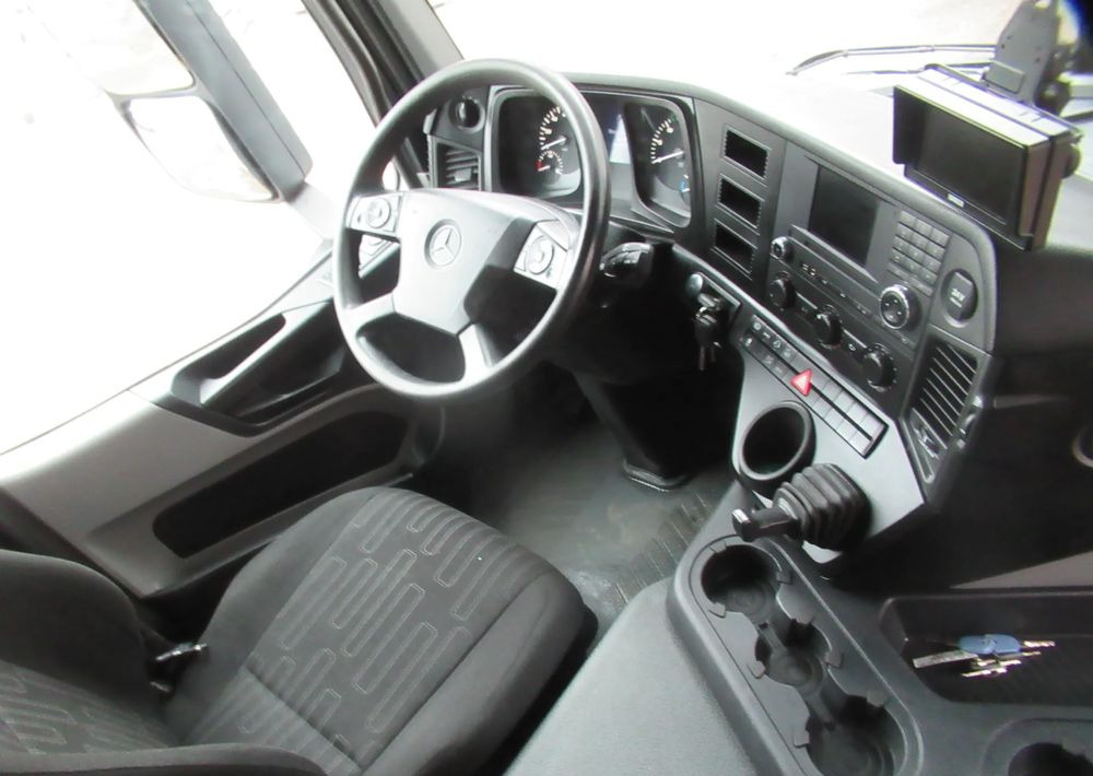 Mercedes-Benz Antos 1830 - Garbage truck: picture 3 Mercedes-Benz Antos 1830 - Garbage truck: picture 3