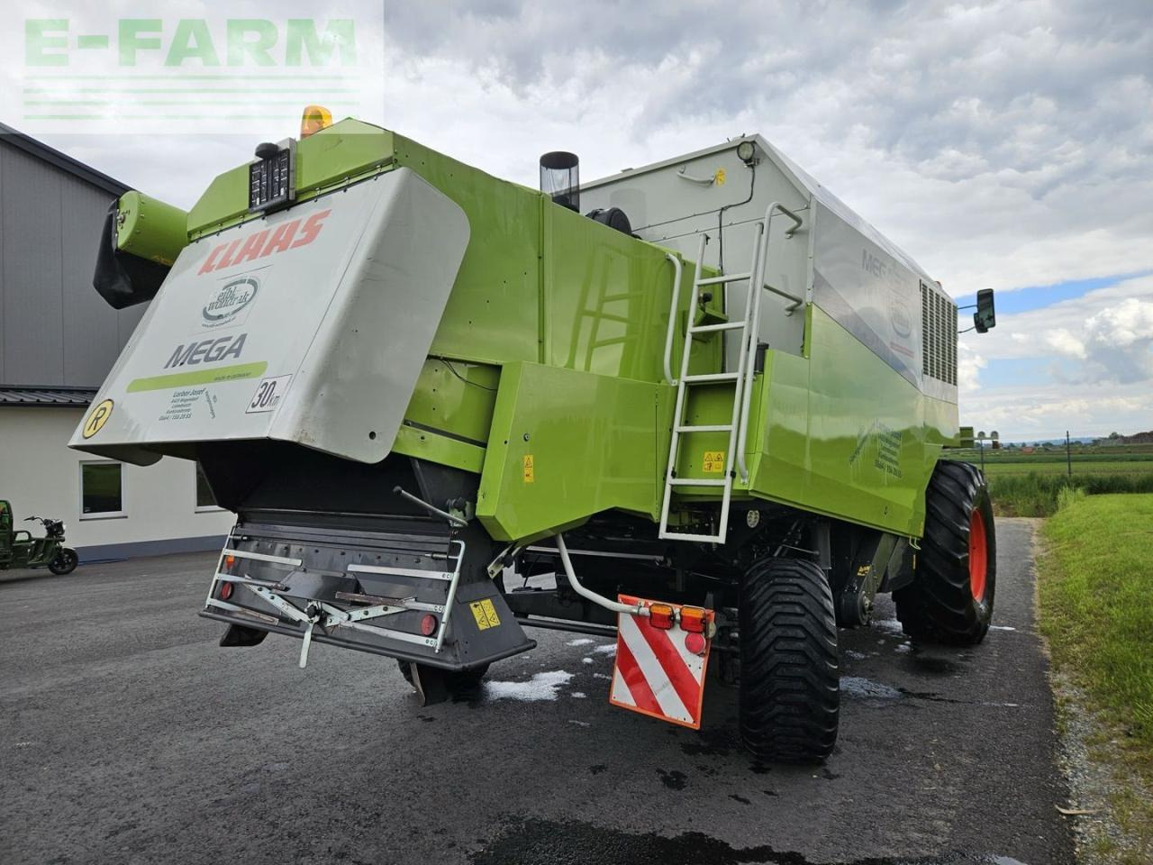 Combine harvester CLAAS Mega 370: picture 8