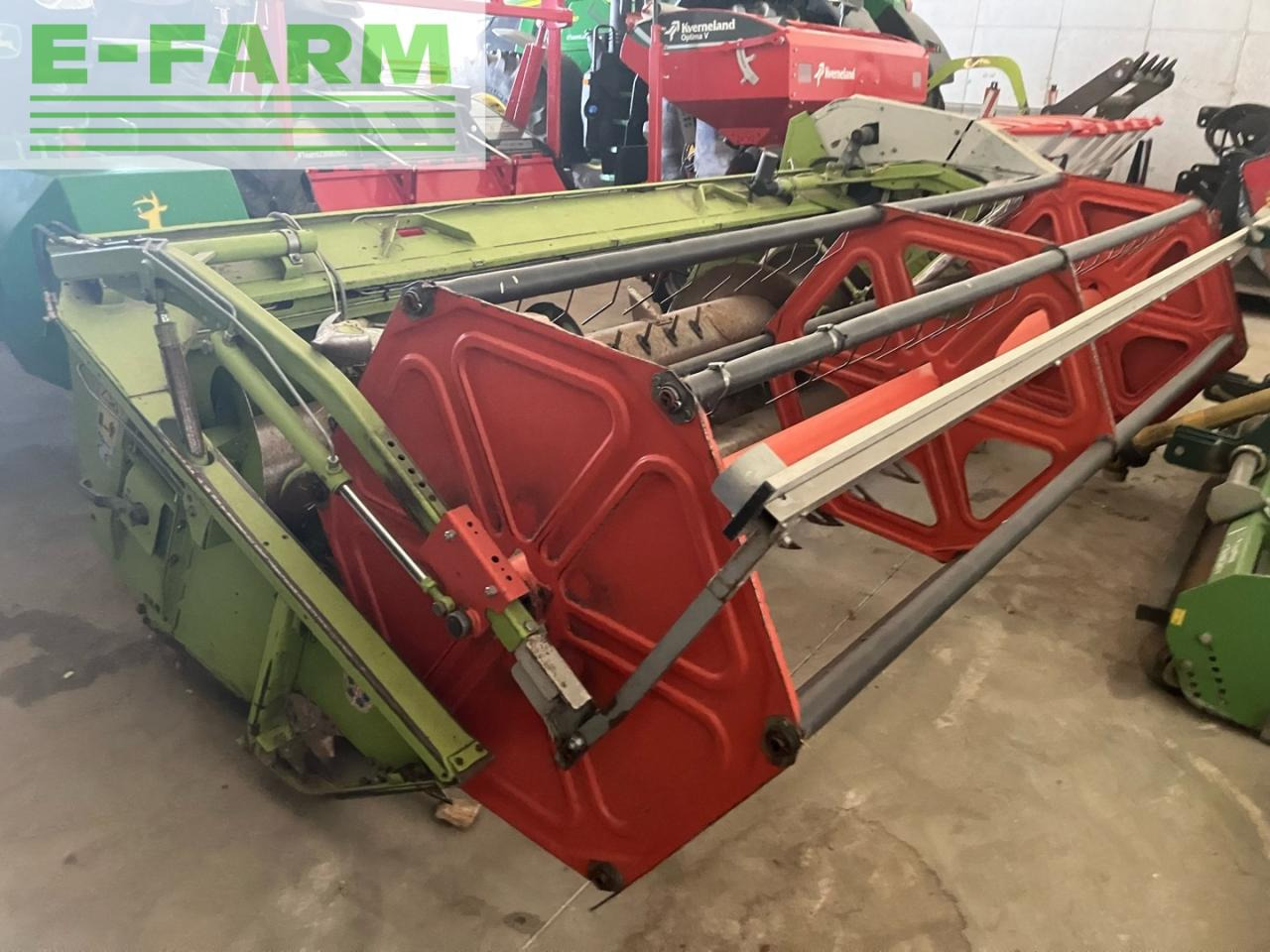 Combine harvester CLAAS Mega 370: picture 18