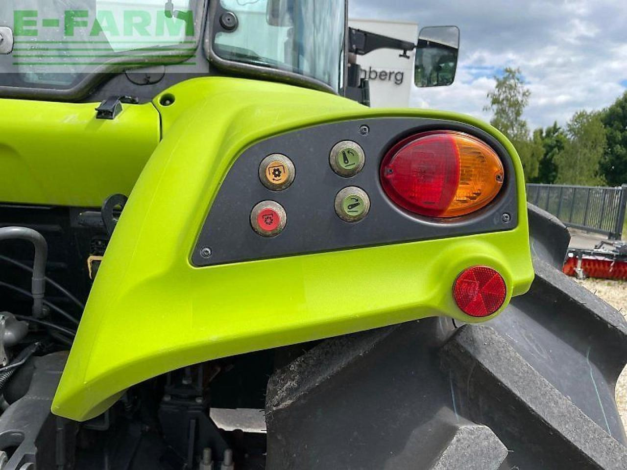 Farm tractor CLAAS arion 420 cis: picture 17