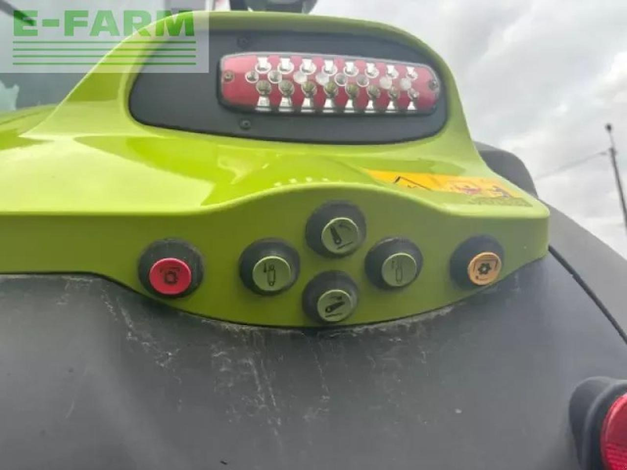Farm tractor CLAAS axion 810: picture 6