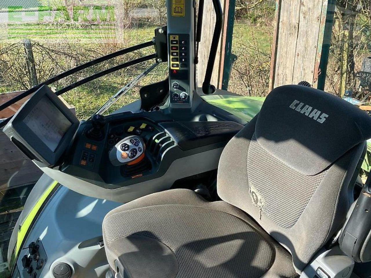 Farm tractor CLAAS axion 830: picture 8