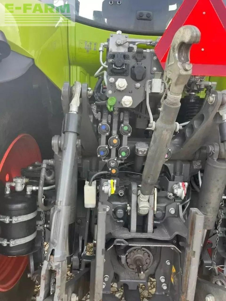 CLAAS axion 870 - Farm tractor: picture 5 CLAAS axion 870 - Farm tractor: picture 5
