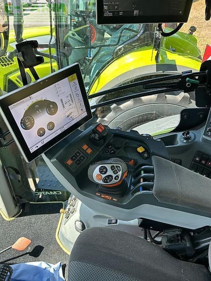 CLAAS axion 930 - Farm tractor: picture 5 CLAAS axion 930 - Farm tractor: picture 5