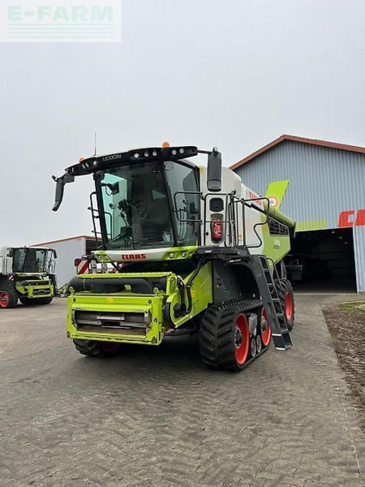CLAAS lexion 8700 tt - Combine harvester: picture 1 CLAAS lexion 8700 tt - Combine harvester: picture 1