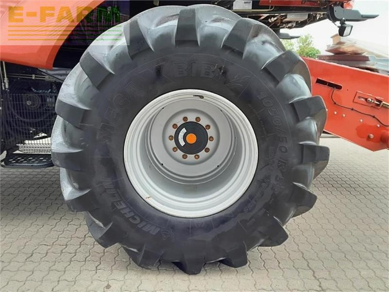 Combine harvester Case-IH axial flow 8240 med 30 fods vario skærebord: picture 6