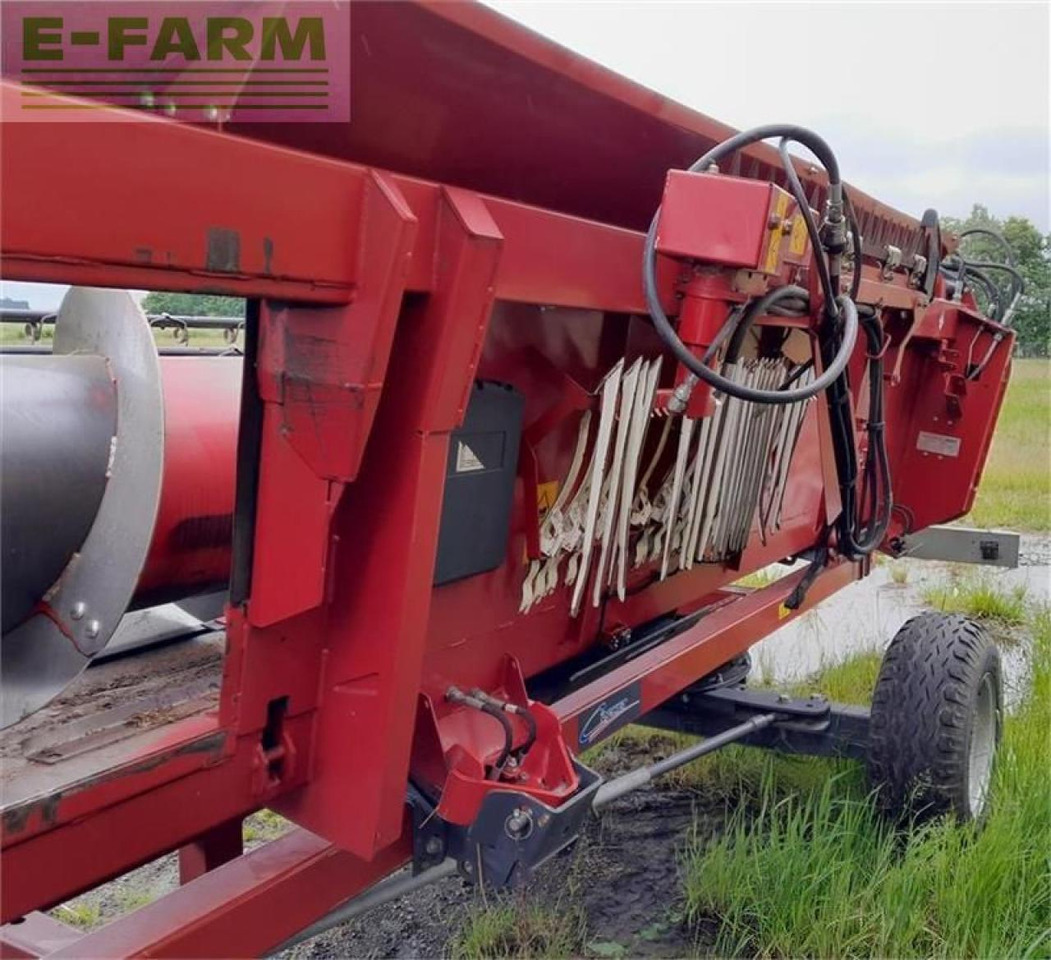 Combine harvester Case-IH axial flow 8240 med 30 fods vario skærebord: picture 21