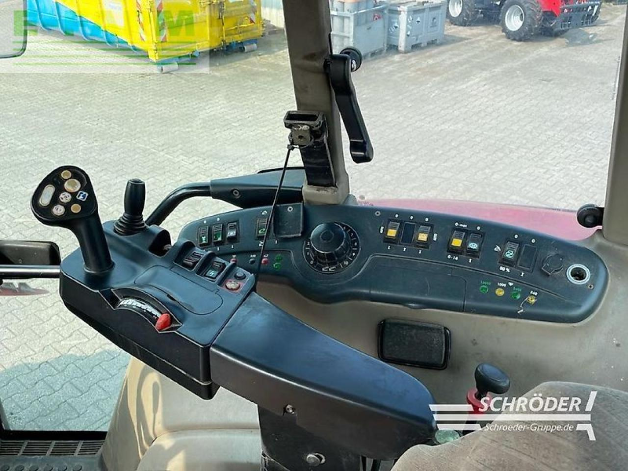 Farm tractor Case-IH cvx 130: picture 12