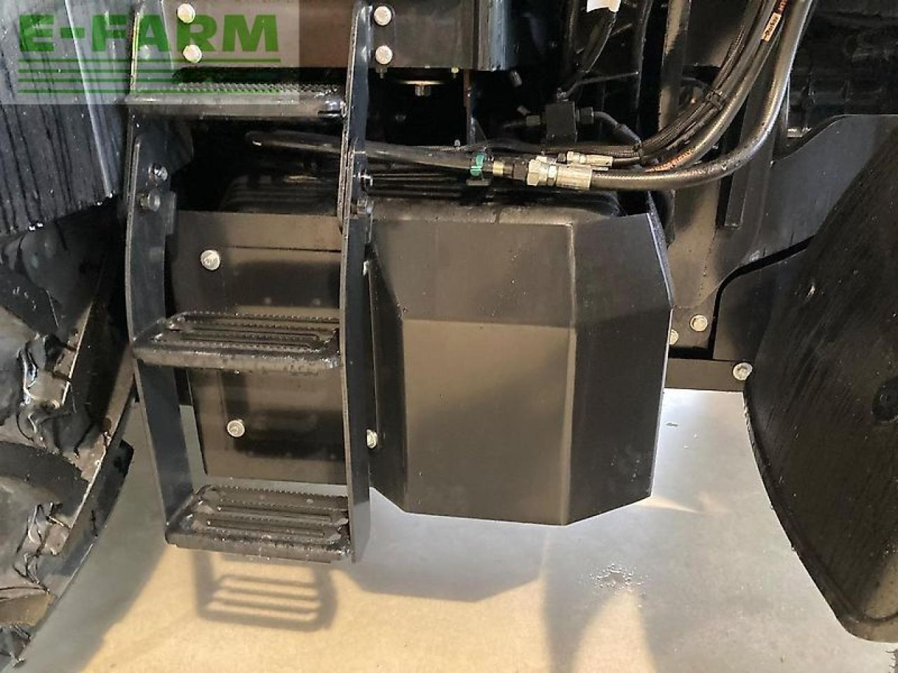 Farm tractor Deutz-Fahr 6125 c powershift PowerShift: picture 7