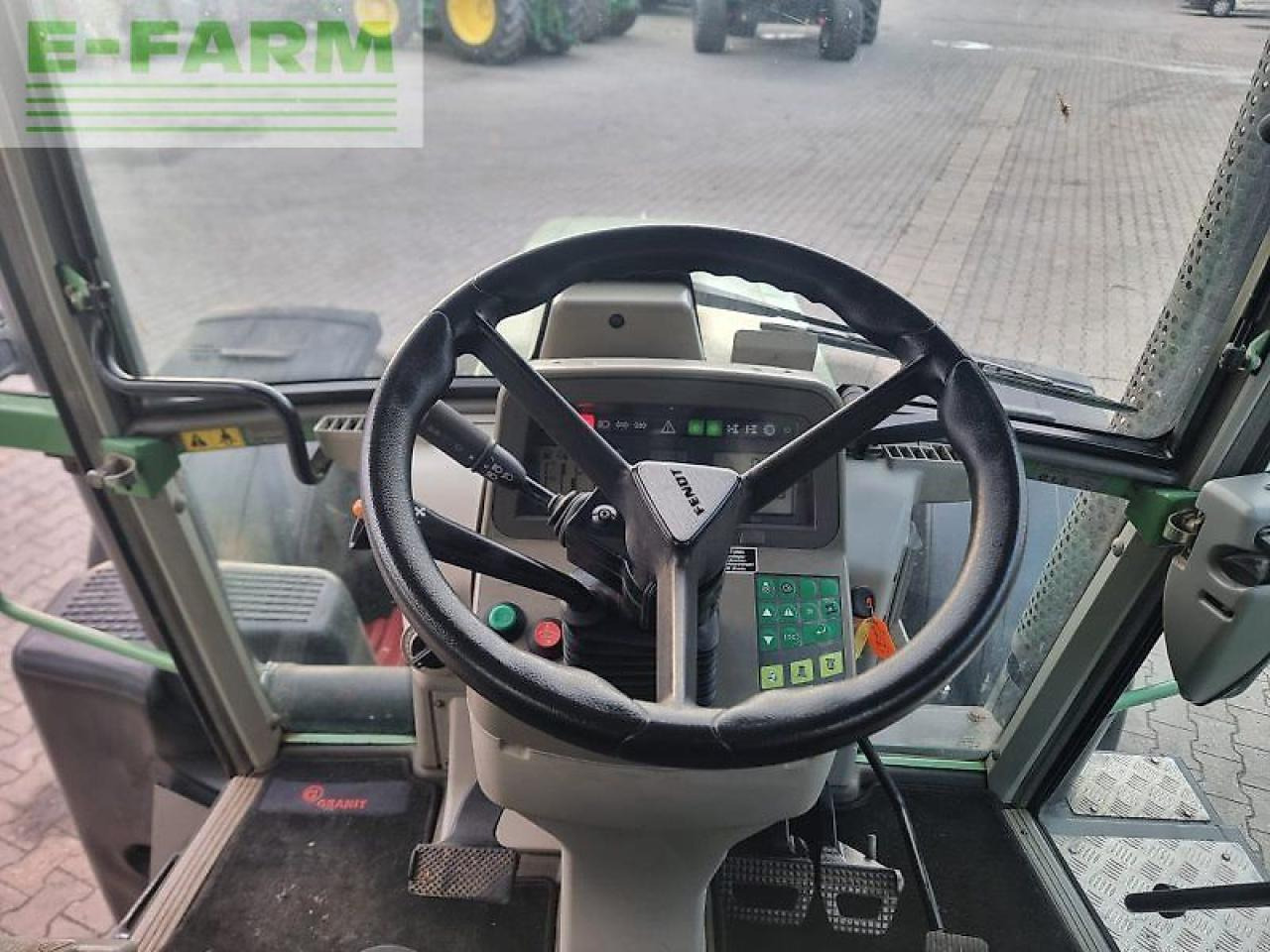 Farm tractor Fendt 718 vario comiii: picture 15