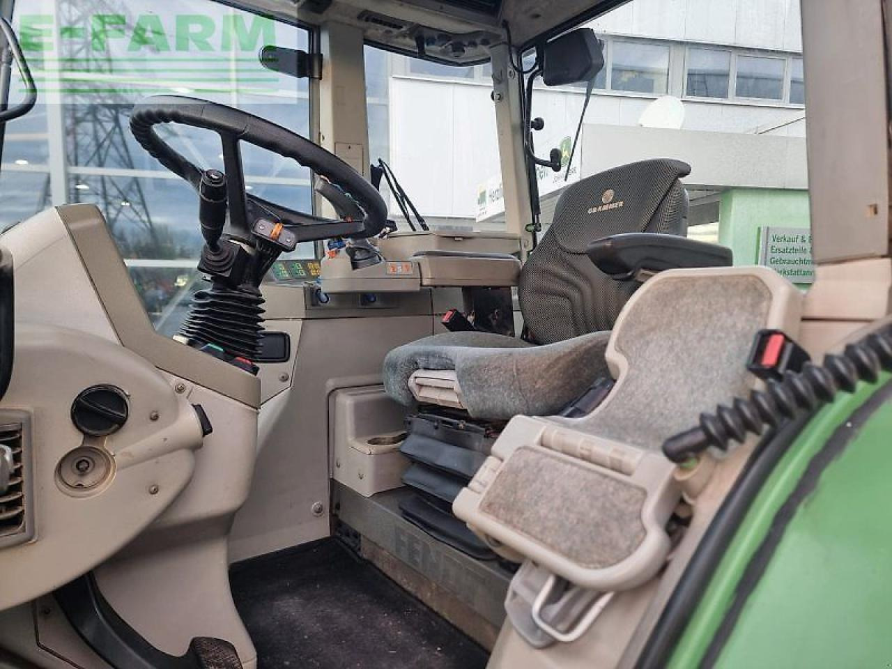 Farm tractor Fendt 718 vario comiii: picture 18