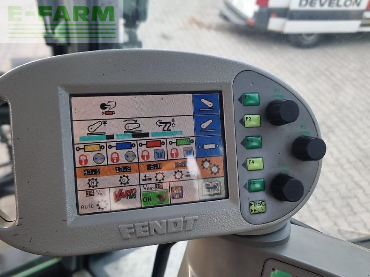 Farm tractor Fendt 718 vario comiii: picture 12