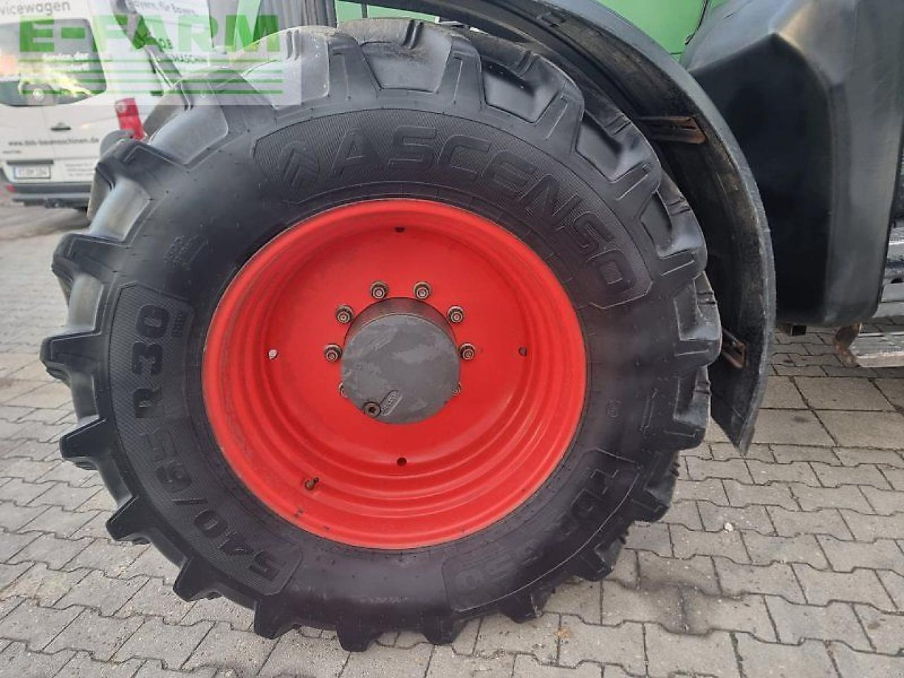 Farm tractor Fendt 718 vario comiii: picture 6