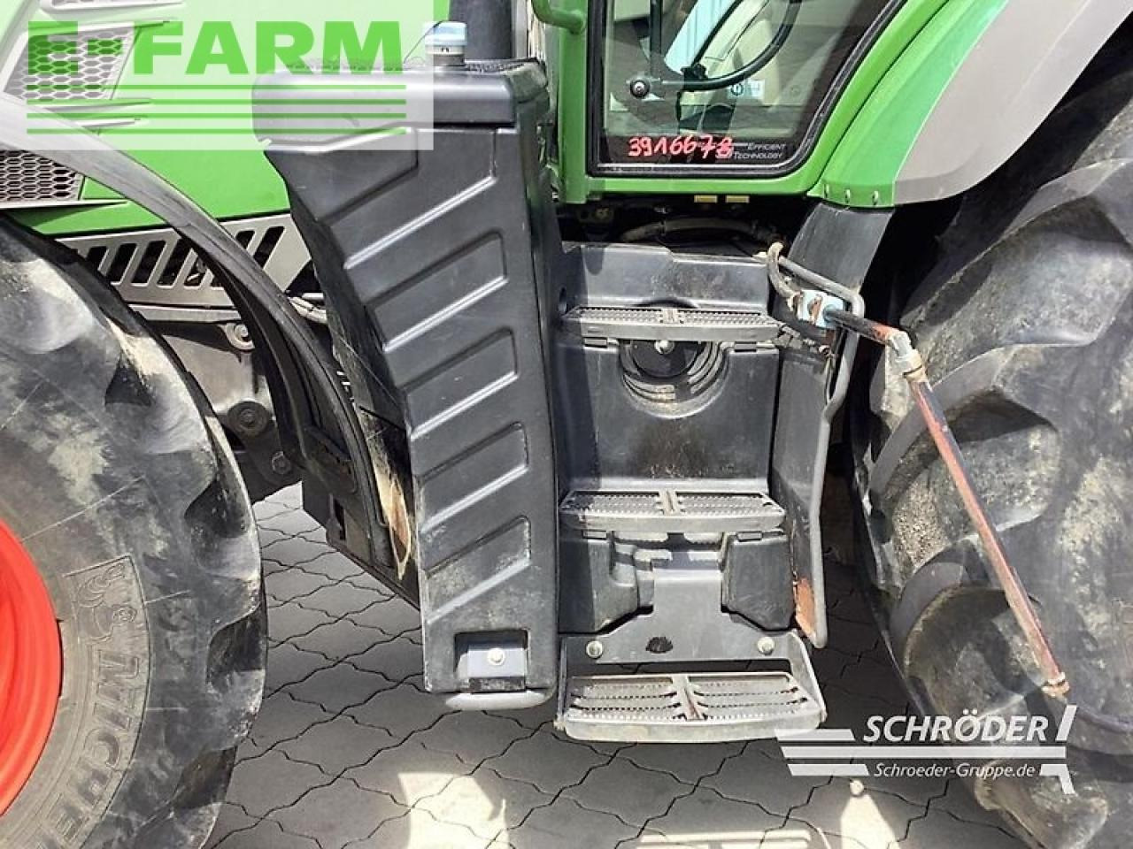 Farm tractor Fendt 724 s4 profi plus: picture 14