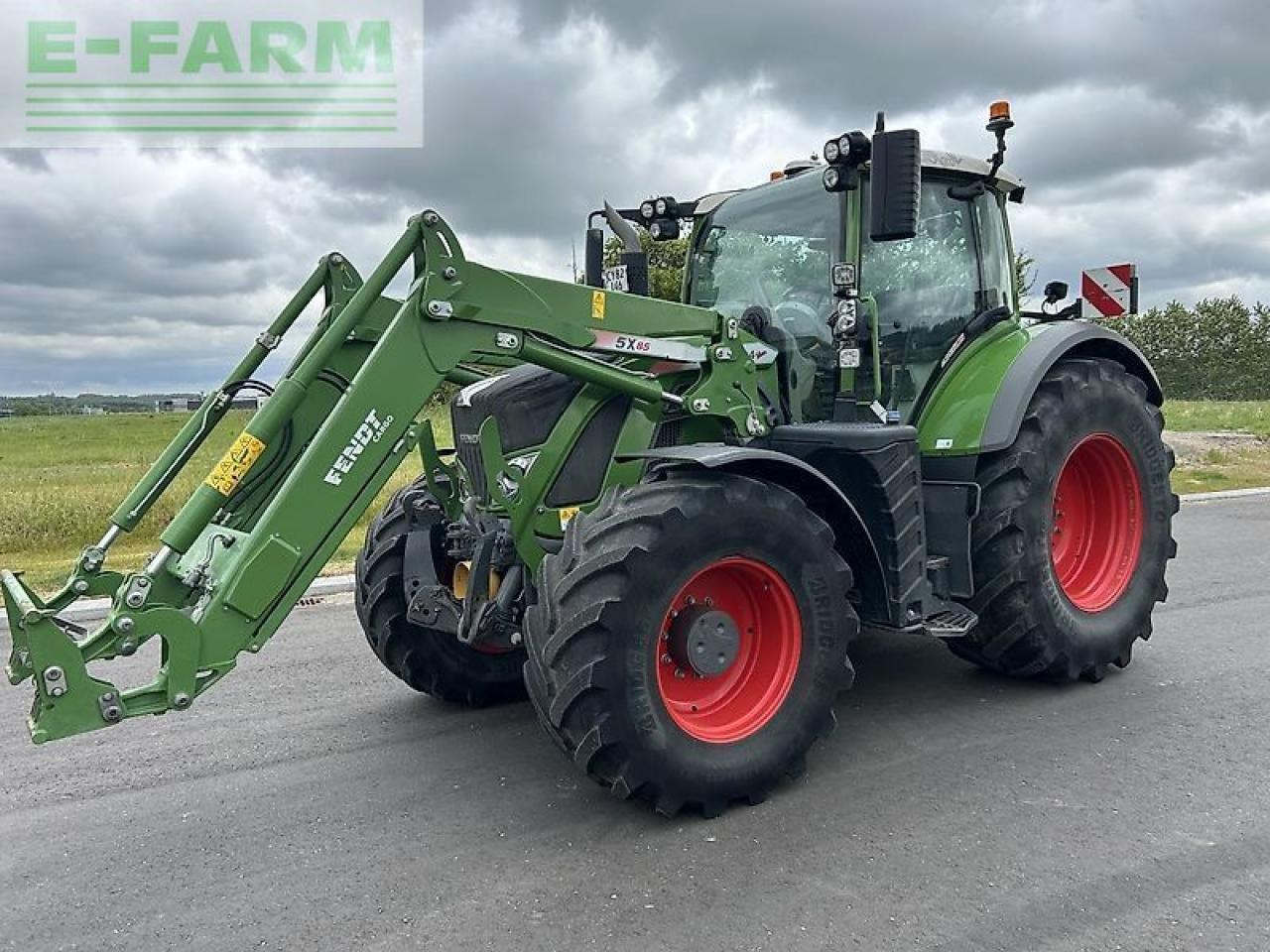 Fendt 724 vario s4 - Farm tractor: picture 1 Fendt 724 vario s4 - Farm tractor: picture 1