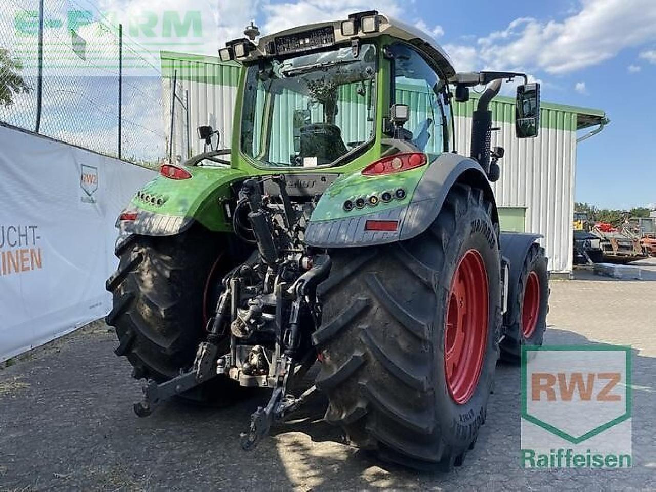 Fendt 724 vario s4 - Farm tractor: picture 2 Fendt 724 vario s4 - Farm tractor: picture 2