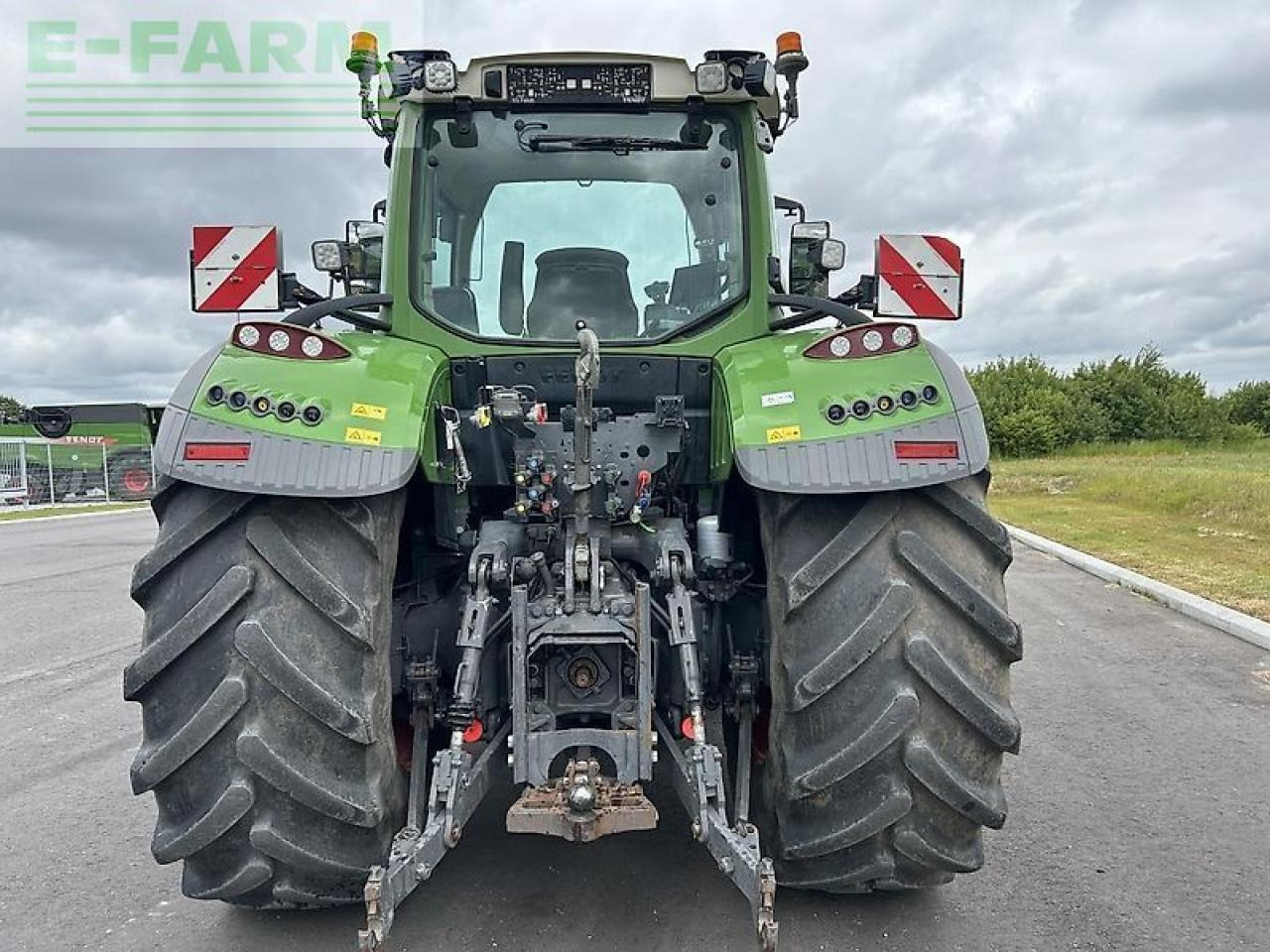 Fendt 724 vario s4 - Farm tractor: picture 3 Fendt 724 vario s4 - Farm tractor: picture 3