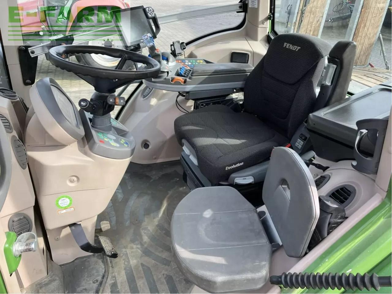 Fendt 828 s4 - Farm tractor: picture 3 Fendt 828 s4 - Farm tractor: picture 3