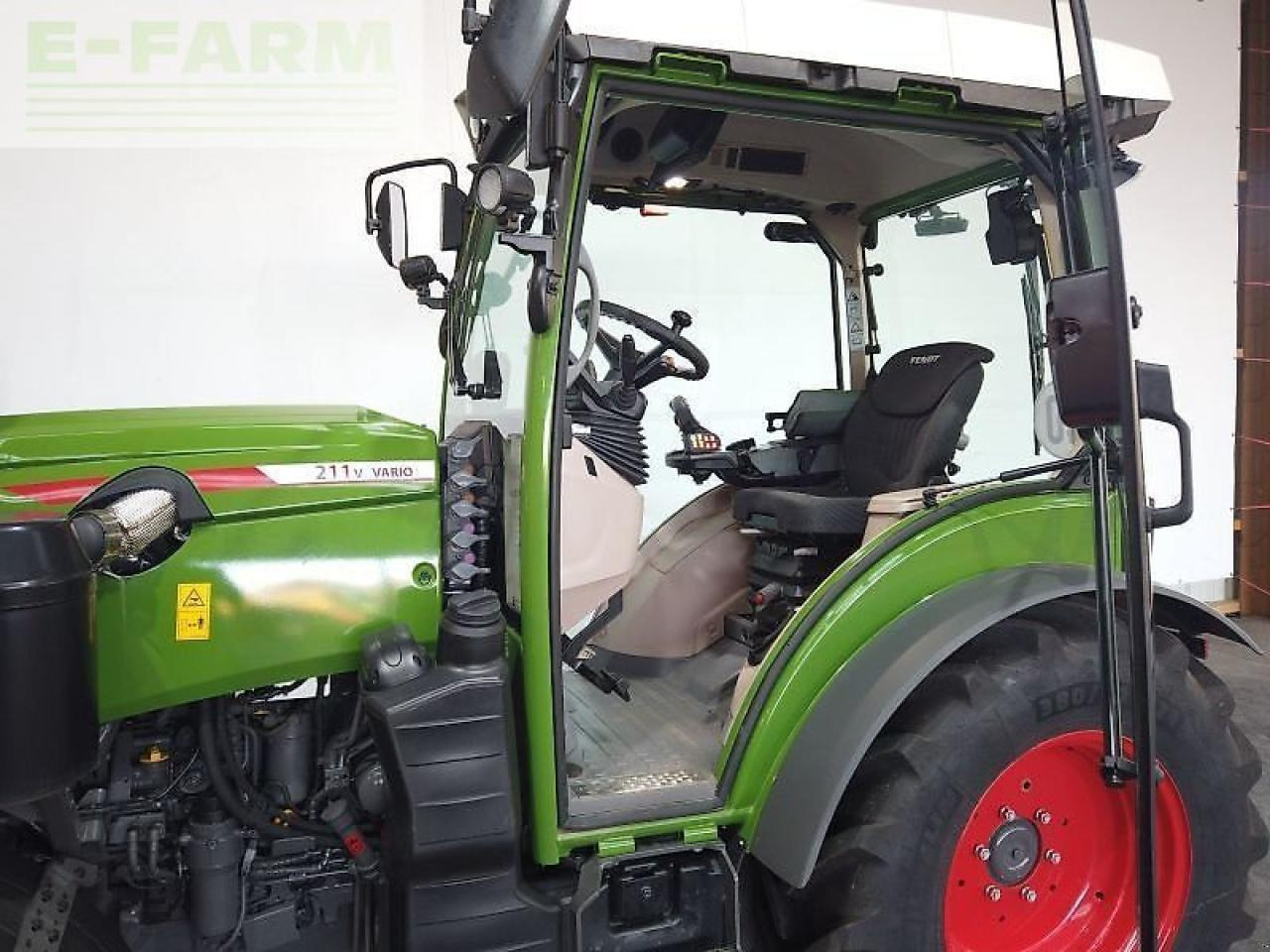 Farm tractor Fendt traktor 211 v vario gen3 V: picture 13
