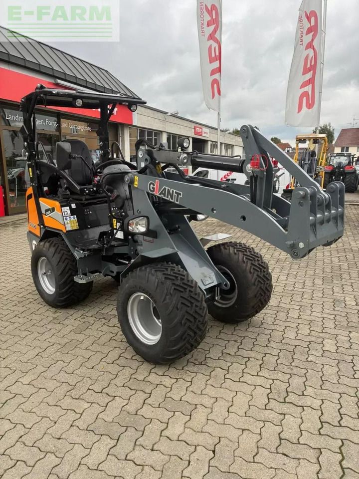 Giant g2500 hd - Mini excavator: picture 2 Giant g2500 hd - Mini excavator: picture 2