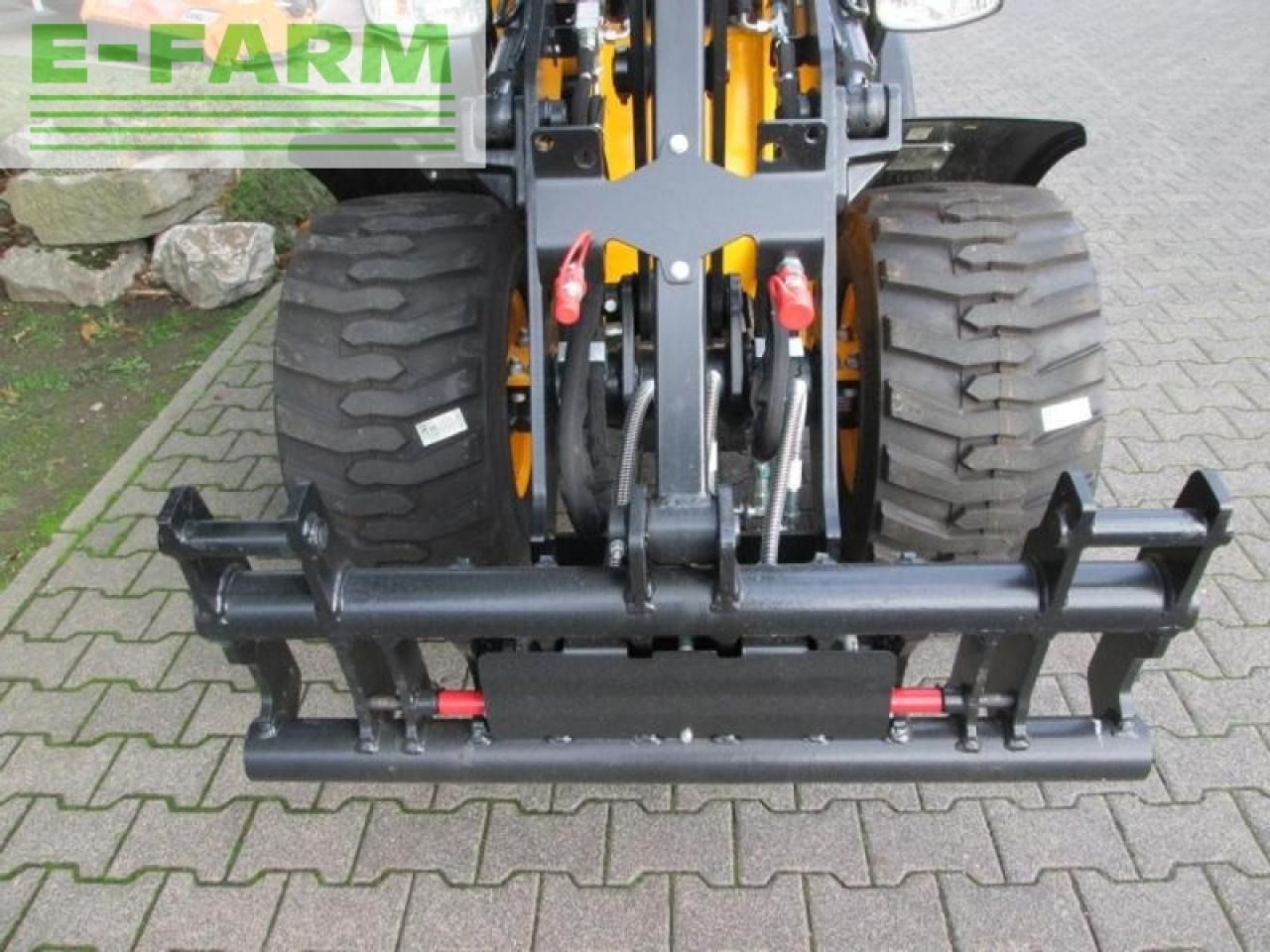 Wheel loader JCB 403: picture 7