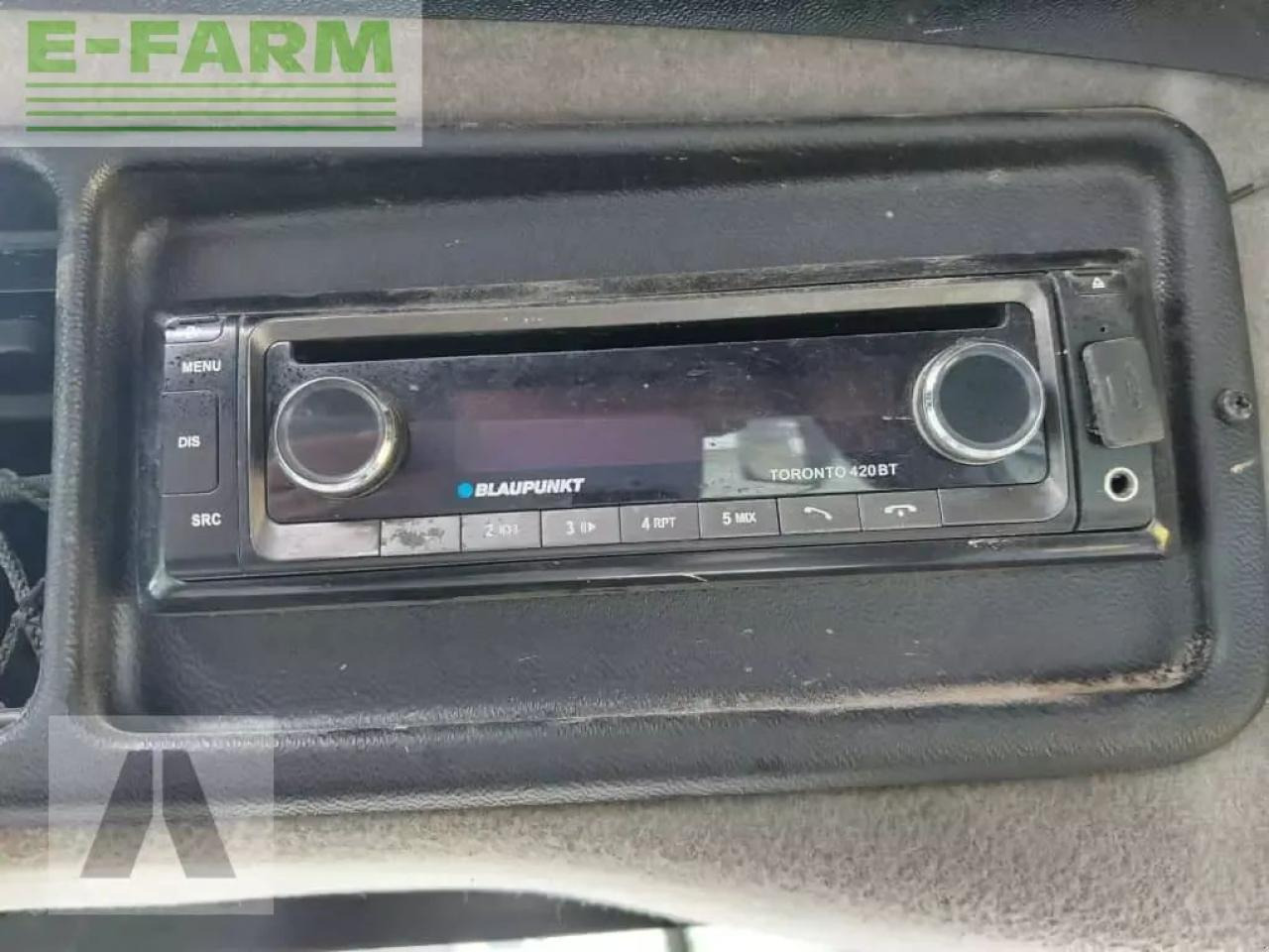 Farm tractor JCB fastrac 3230: picture 21