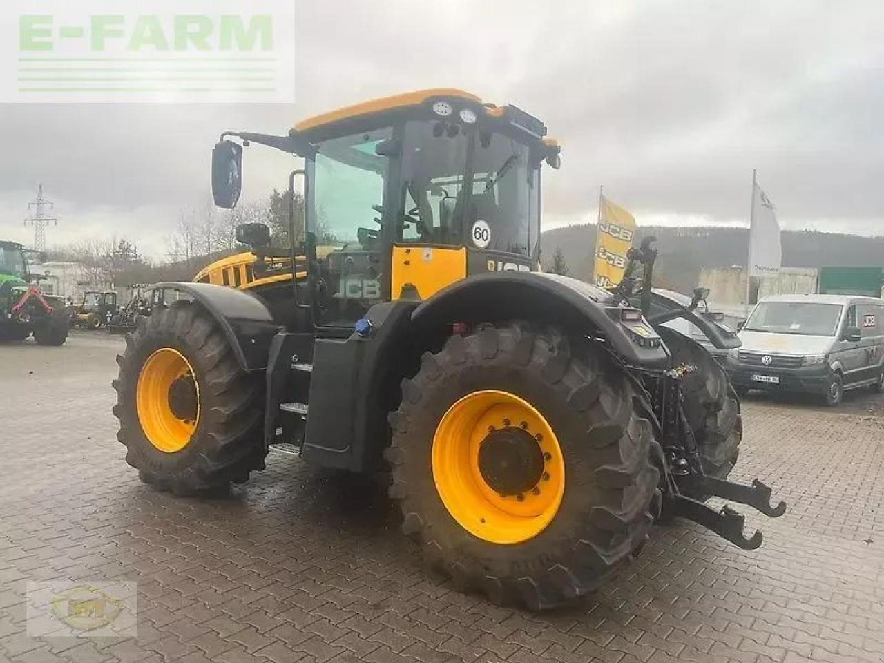 Farm tractor JCB fastrac 4220: picture 8