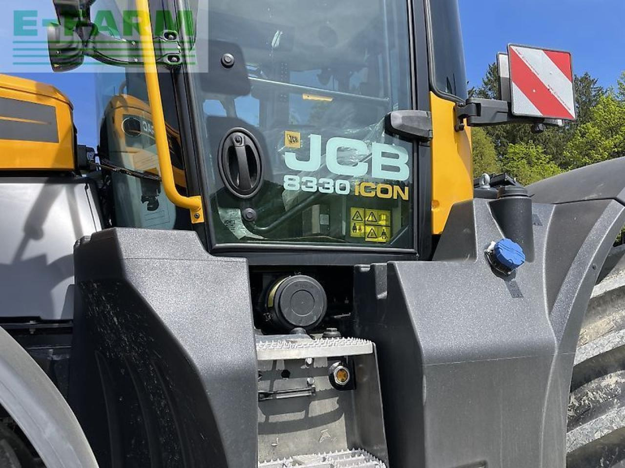 Farm tractor JCB fastrac 8330 icon: picture 8