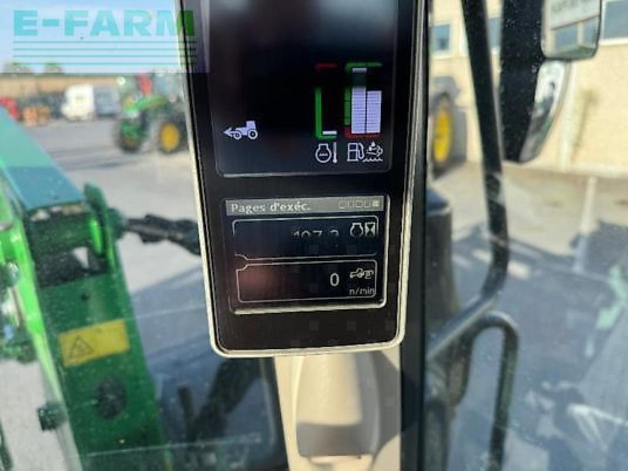 Farm tractor John Deere 6100m: picture 6