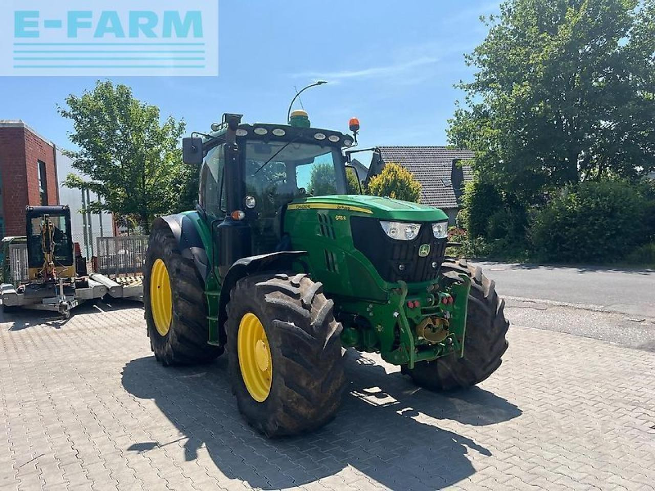 Farm tractor John Deere 6155 r: picture 9