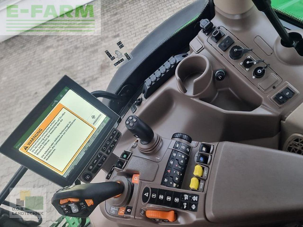Farm tractor John Deere 6155r: picture 12