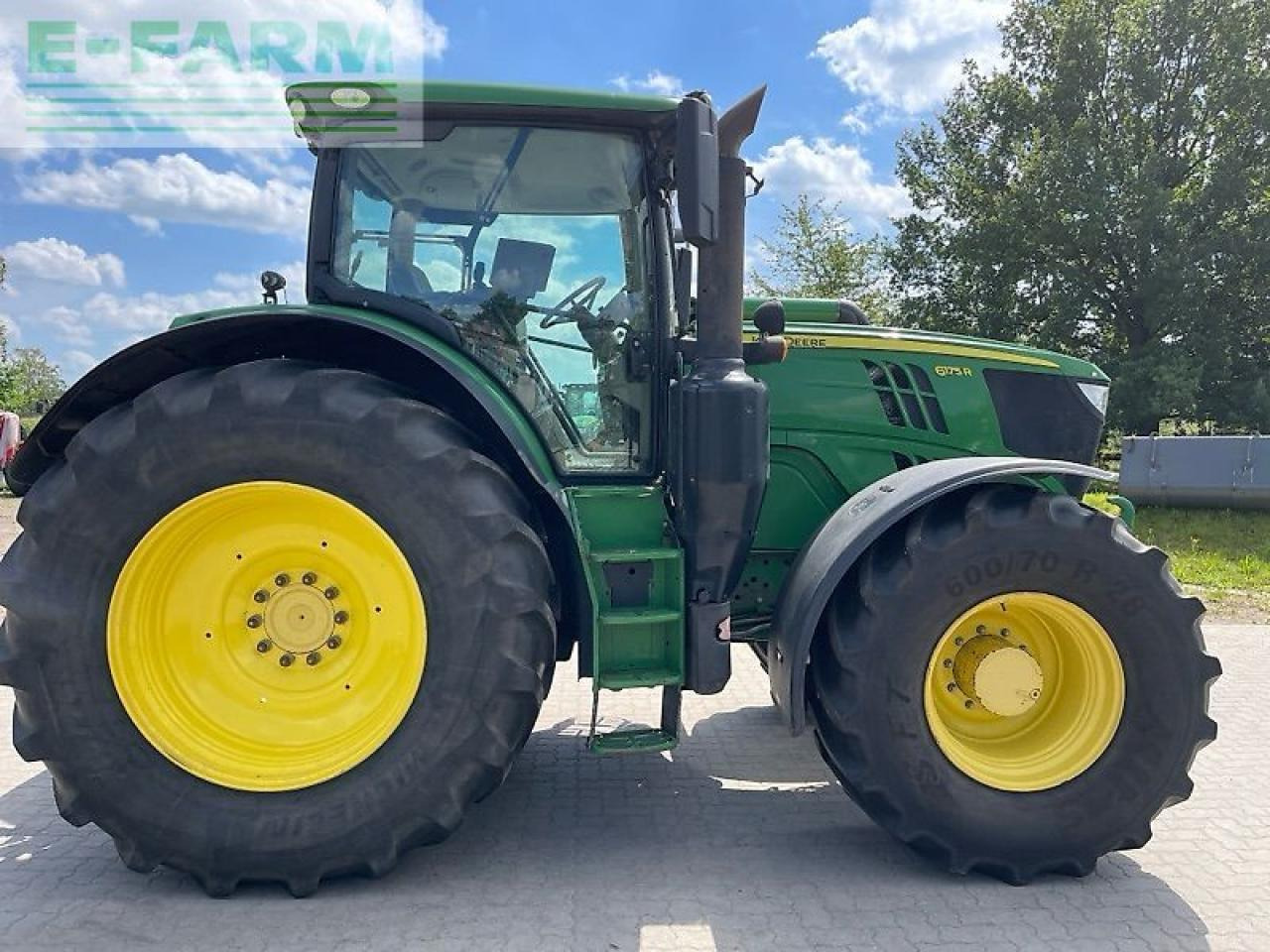 Farm tractor John Deere 6175 r: picture 8