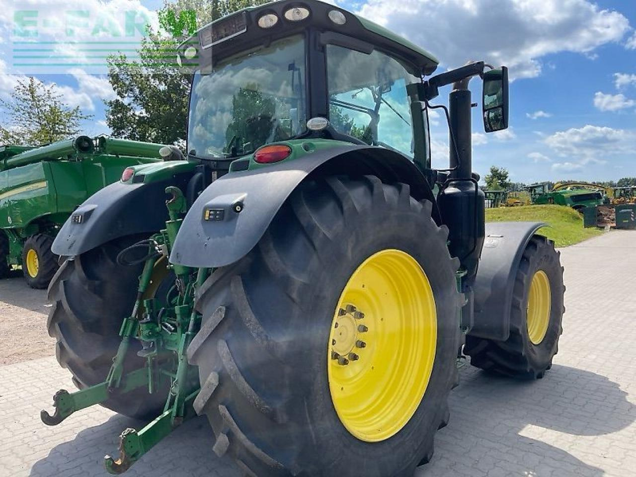 Farm tractor John Deere 6175 r: picture 7