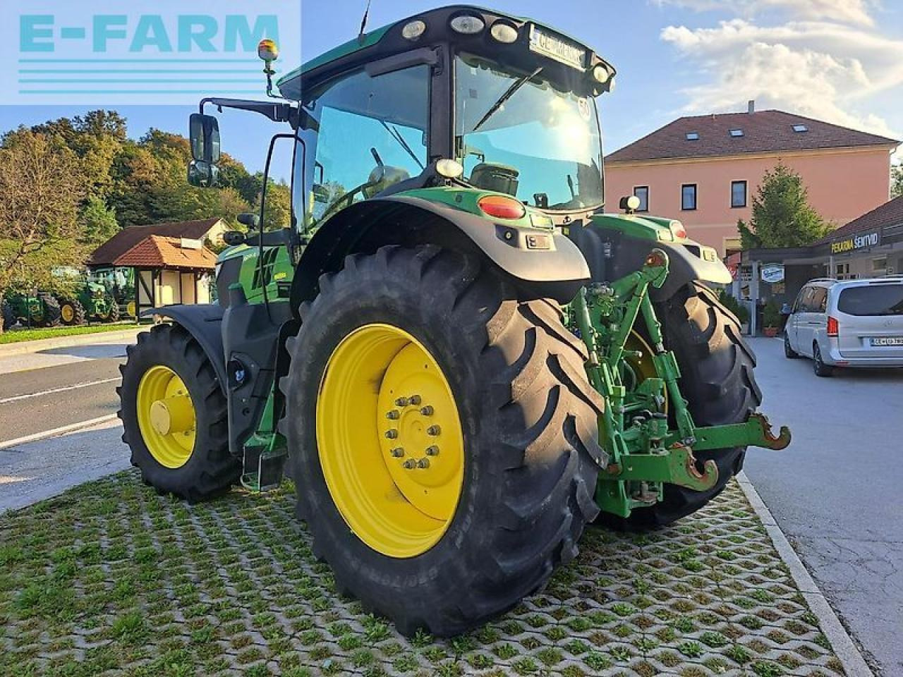 Farm tractor John Deere 6195r: picture 8