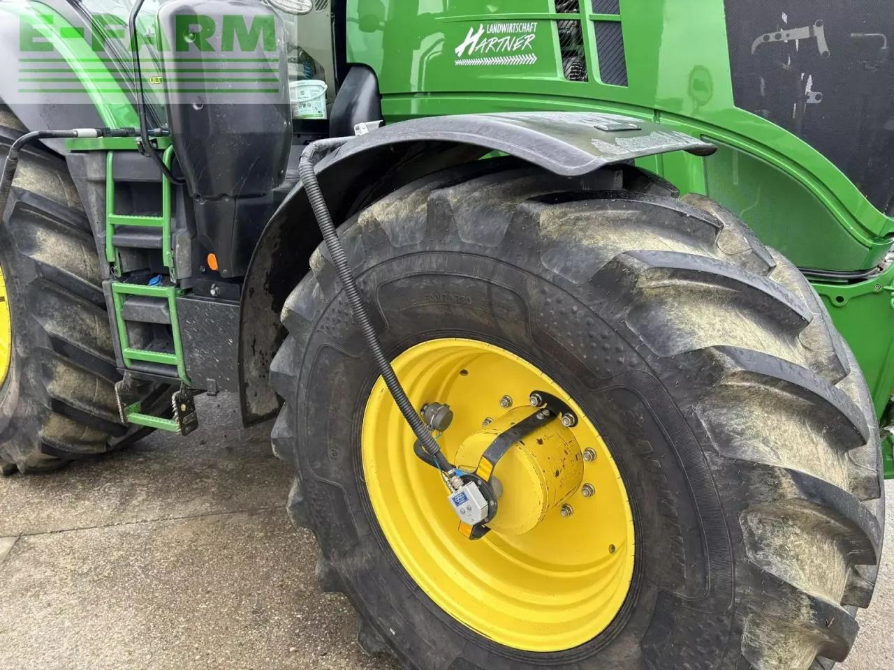 Farm tractor John Deere 6250r: picture 13