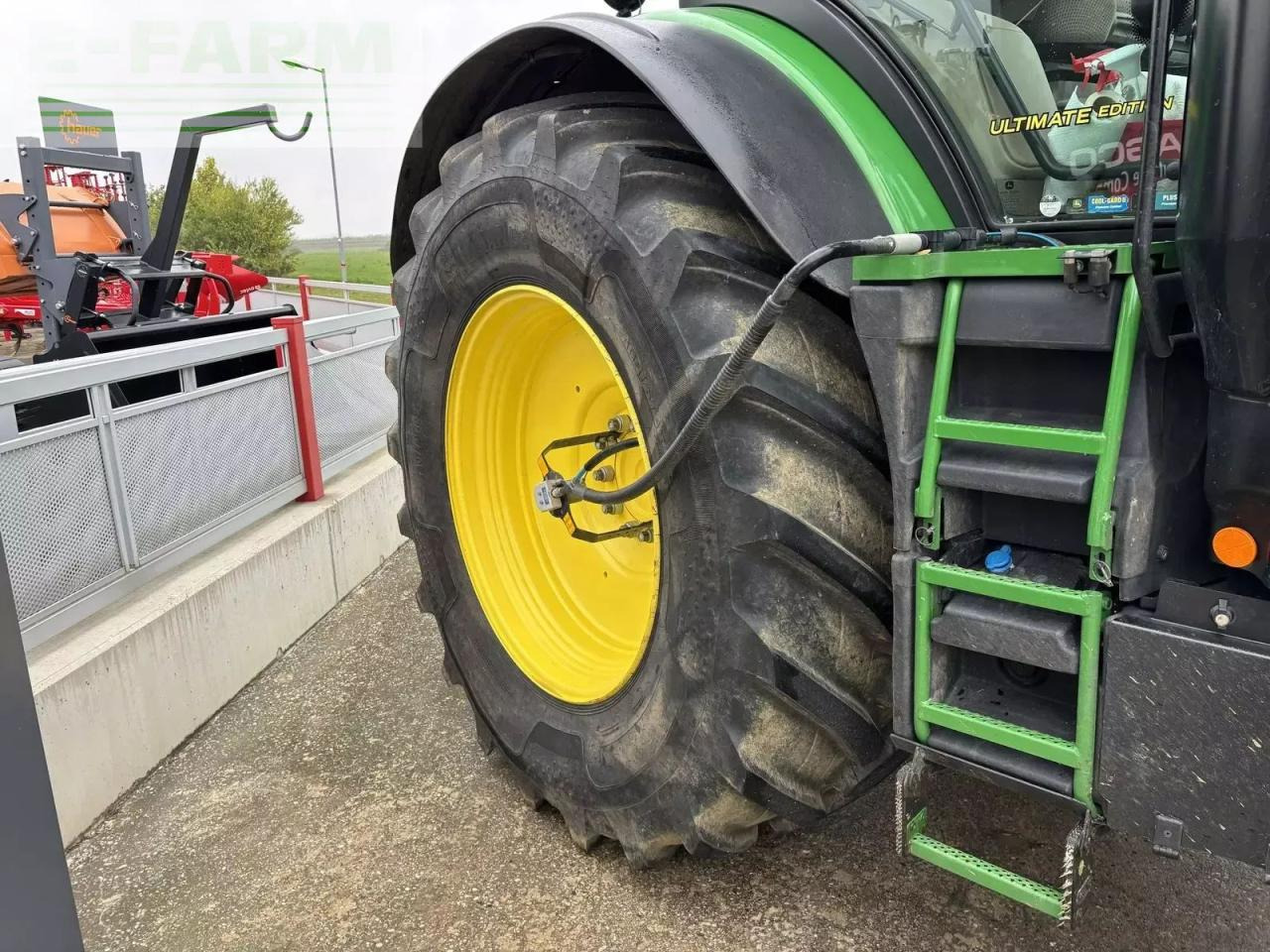 Farm tractor John Deere 6250r: picture 11