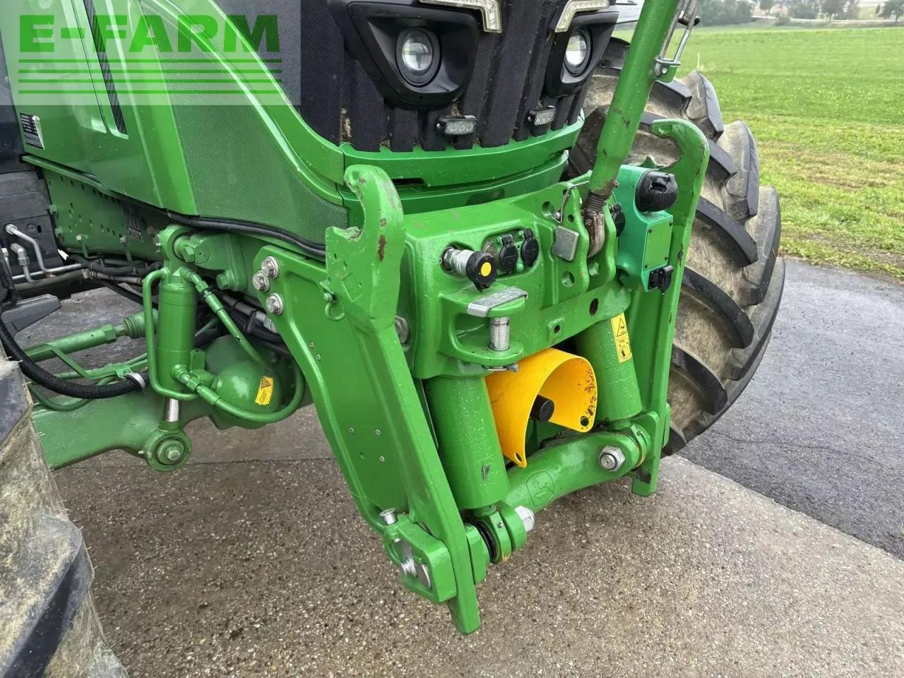Farm tractor John Deere 6250r: picture 14