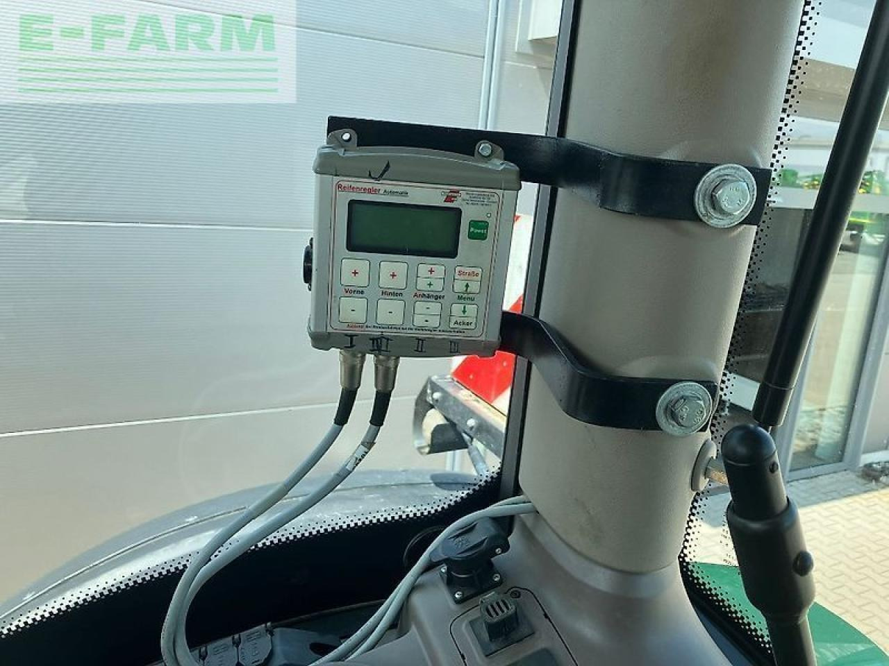 Farm tractor John Deere 6250r: picture 6 Farm tractor John Deere 6250r: picture 6