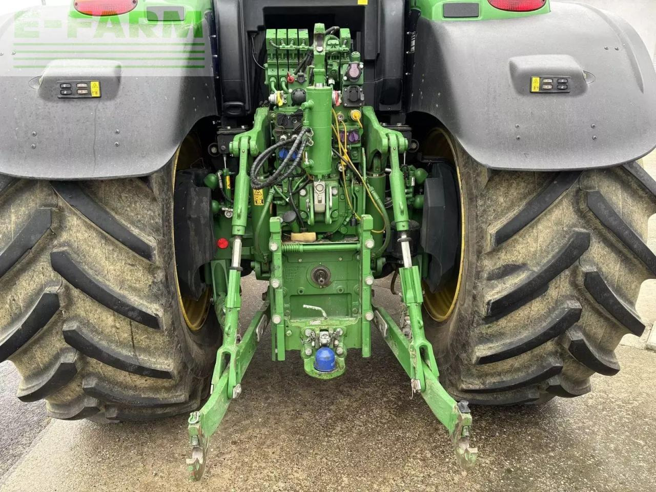 Farm tractor John Deere 6250r: picture 9
