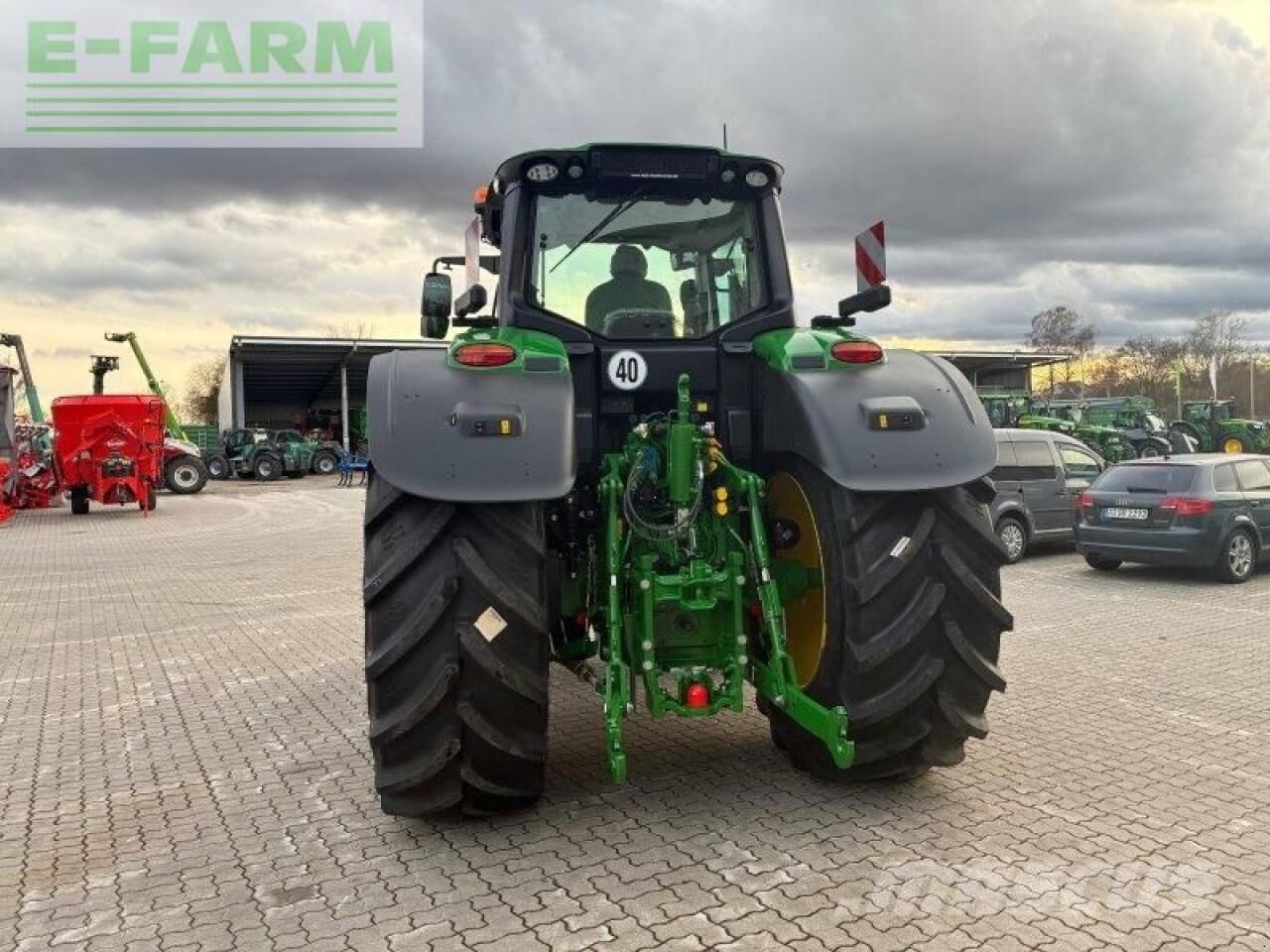 John Deere 6m 220 - Farm tractor: picture 4 John Deere 6m 220 - Farm tractor: picture 4