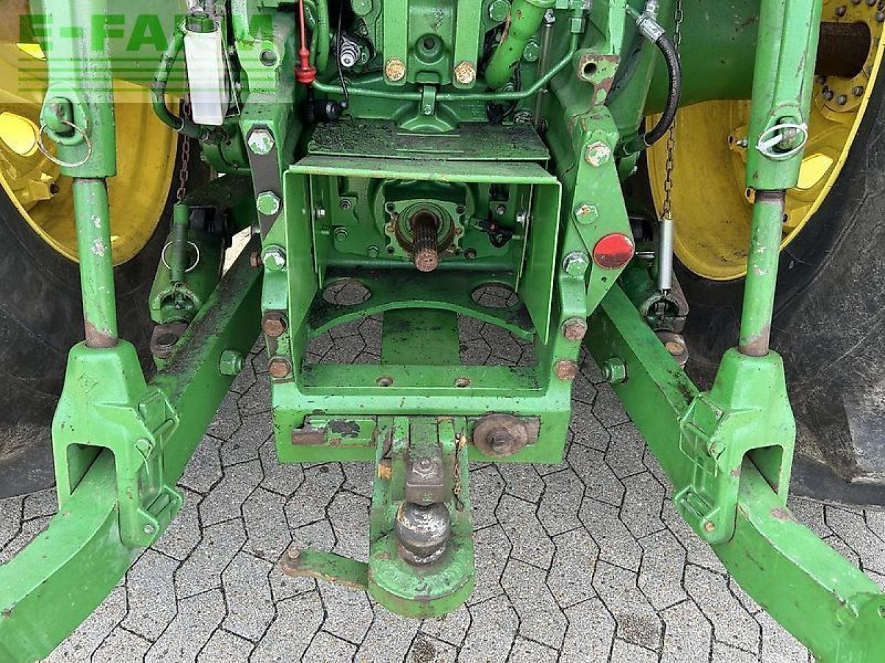 Farm tractor John Deere 8320r: picture 7