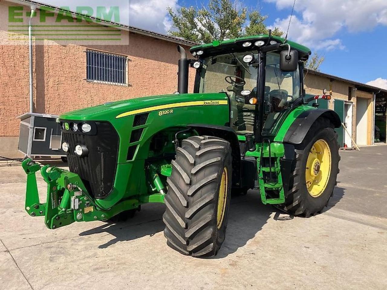 John Deere 8320r *powr shift* - Farm tractor: picture 2 John Deere 8320r *powr shift* - Farm tractor: picture 2